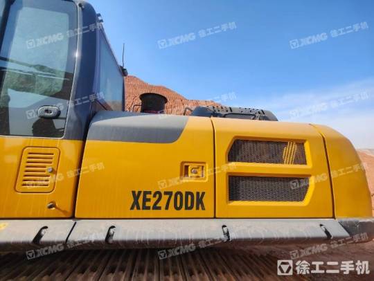 徐工XE270DK履帶式挖掘機