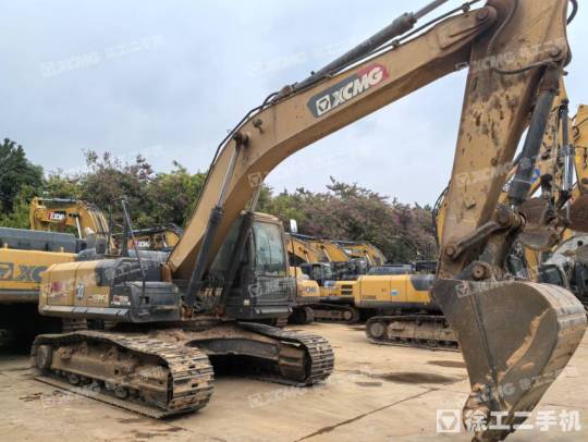 徐工XE245DK履带式挖掘机