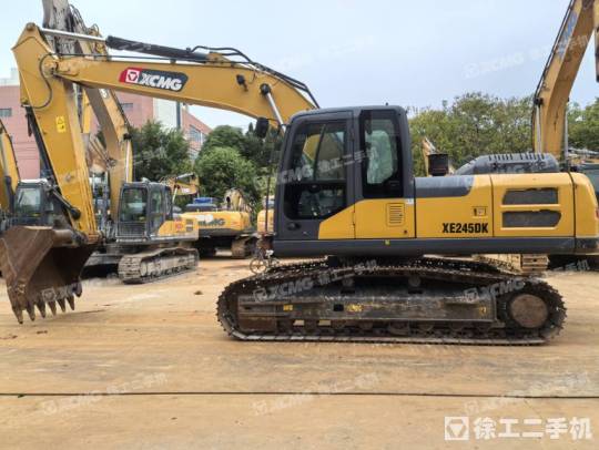 徐工XE225DK履帶式挖掘機(jī)