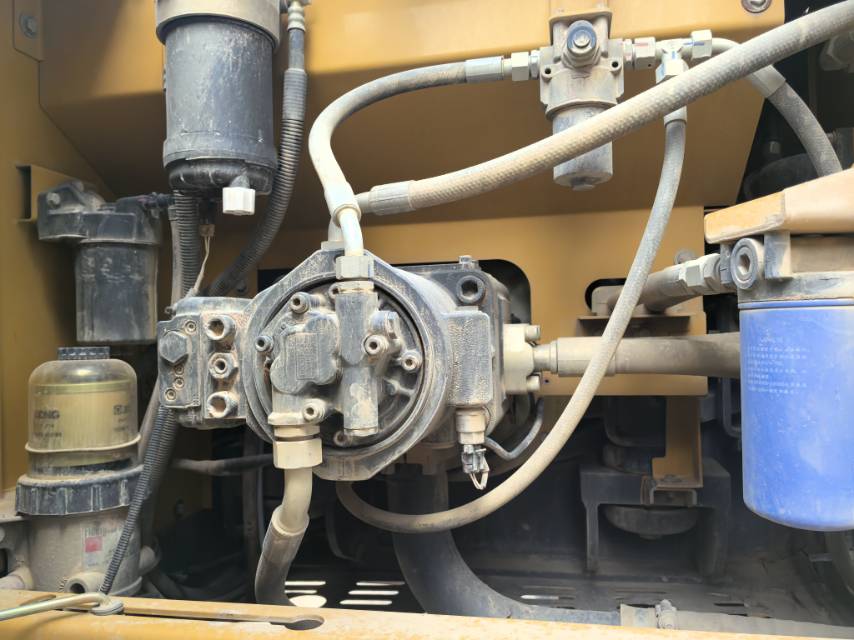 徐工XE245DK履带式挖掘机