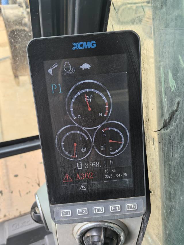 徐工XE245DK履帶式挖掘機