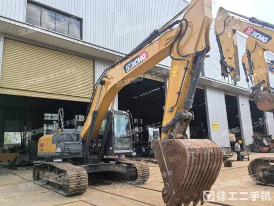 徐工XE245DK履帶式挖掘機