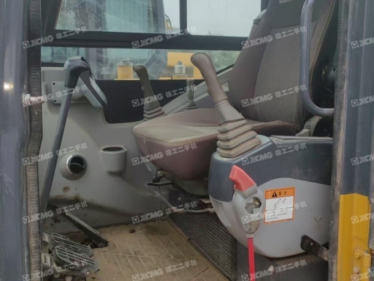 徐工XE60D履帶式挖掘機