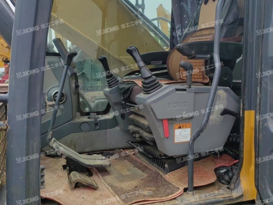 徐工XE245DK履帶式挖掘機