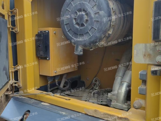 徐工XE245DK履帶式挖掘機