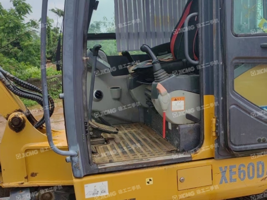 徐工XE60DA履帶式挖掘機