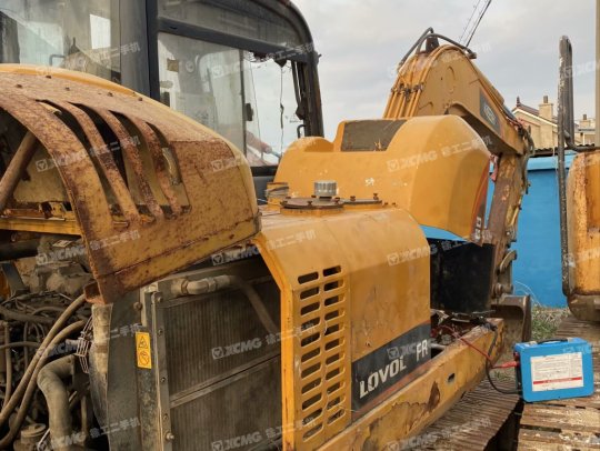 雷沃重工FR60-7履帶式挖掘機(jī)