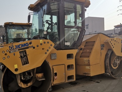 徐工XD133双钢轮压路机