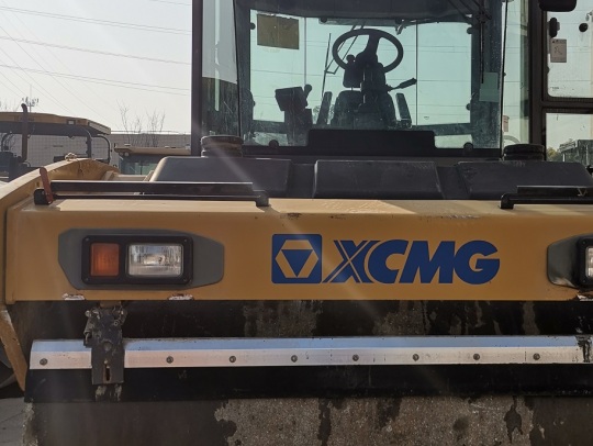 徐工XD133双钢轮压路机