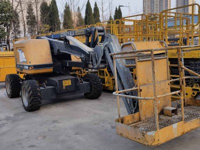 徐工GTBZ14J曲臂式高空作业平台