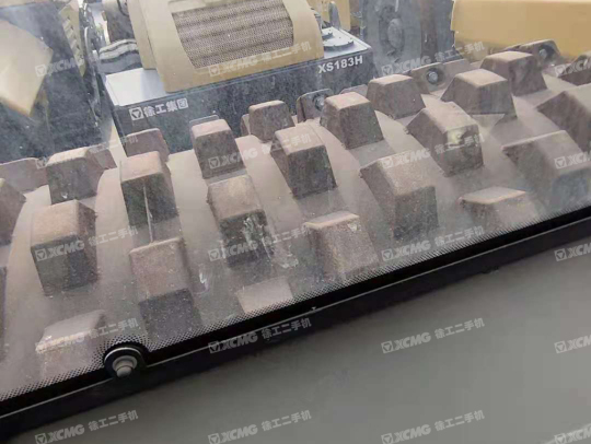 徐工XS223JE单钢轮压路机