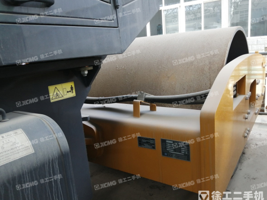 徐工XS263J单钢轮压路机