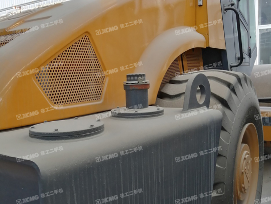 徐工XS263J单钢轮压路机