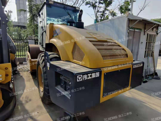 徐工XS223J单钢轮压路机