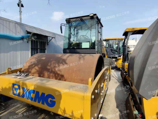 徐工XS223J单钢轮压路机