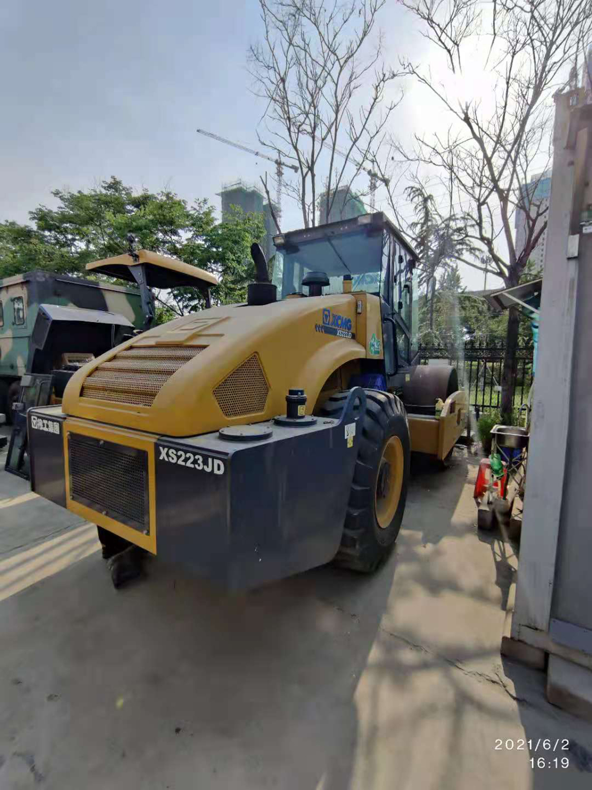 徐工XS223J单钢轮压路机