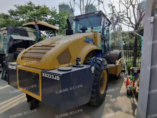 徐工XS223J单钢轮压路机