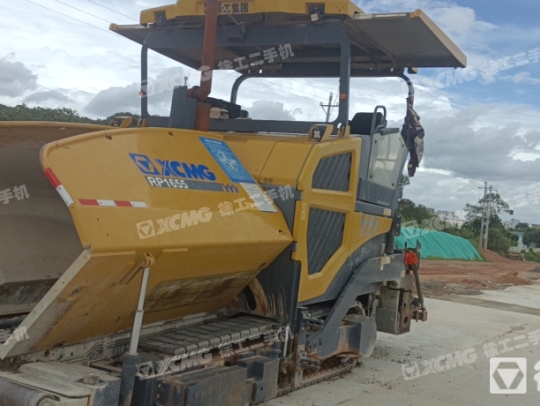 徐工RP1655摊铺机