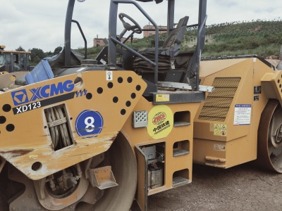 徐工XD123双钢轮压路机