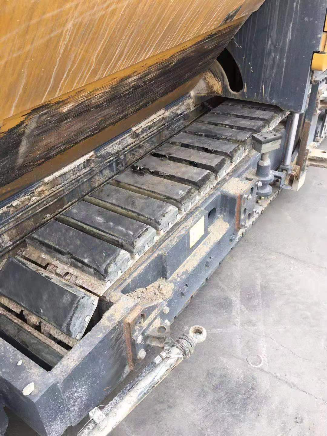 徐工RP1655摊铺机