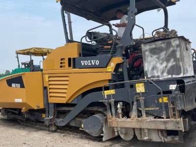 徐工RP903E摊铺机