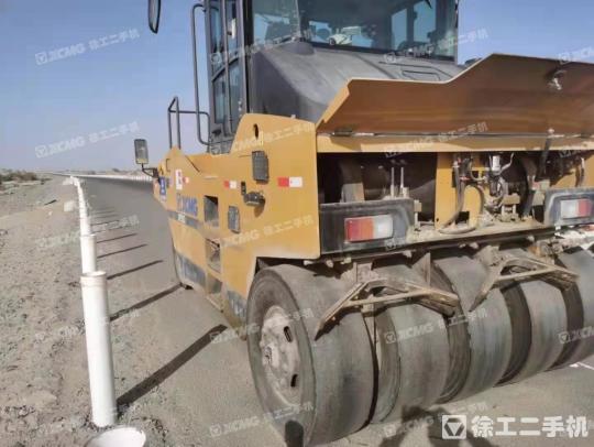 徐工XP303轮胎压路机(30吨胶轮)