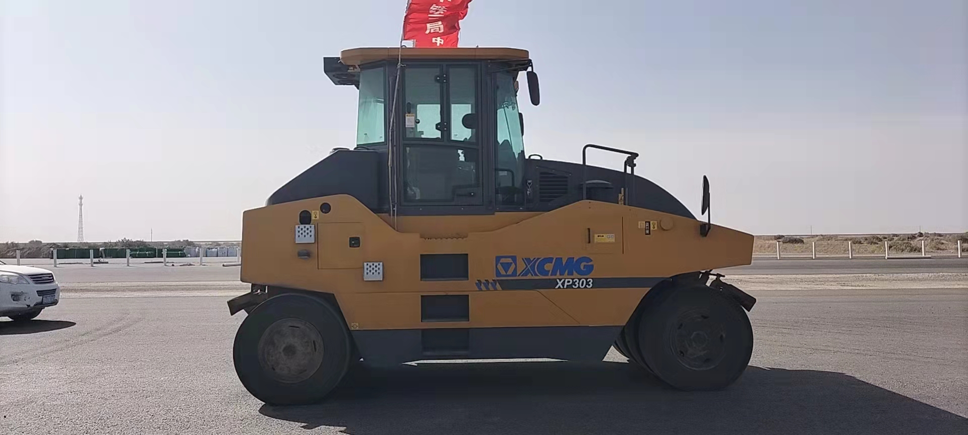 徐工XP303轮胎压路机(30吨胶轮)