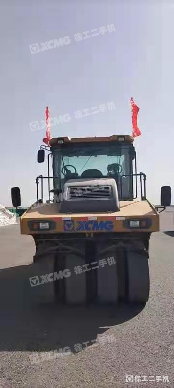 徐工XP303轮胎压路机(30吨胶轮)