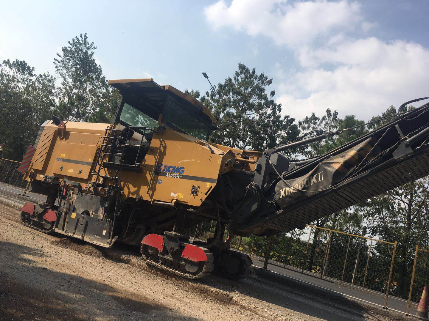 徐工XM200KII铣刨机