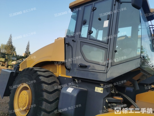 徐工XS263J单钢轮压路机