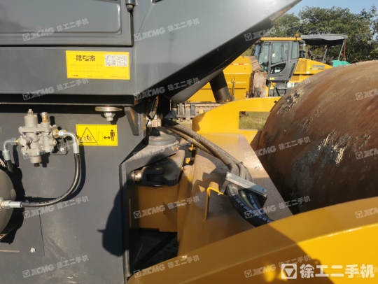 徐工XS263J单钢轮压路机