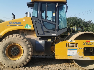 徐工XS223J单钢轮压路机