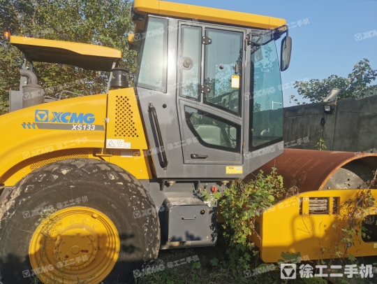 徐工XS133单钢轮压路机
