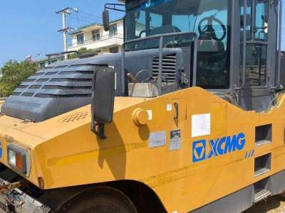 徐工XP303轮胎压路机(30吨胶轮)