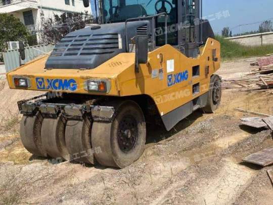徐工XP303轮胎压路机(30吨胶轮)