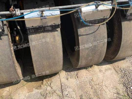 徐工XP303轮胎压路机(30吨胶轮)