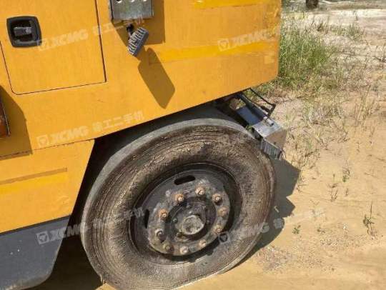 徐工XP303轮胎压路机(30吨胶轮)