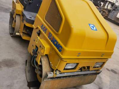 徐工XMR203双钢轮压路机