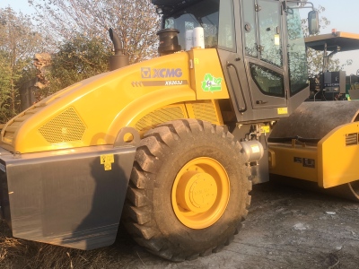 徐工XS263J单钢轮压路机