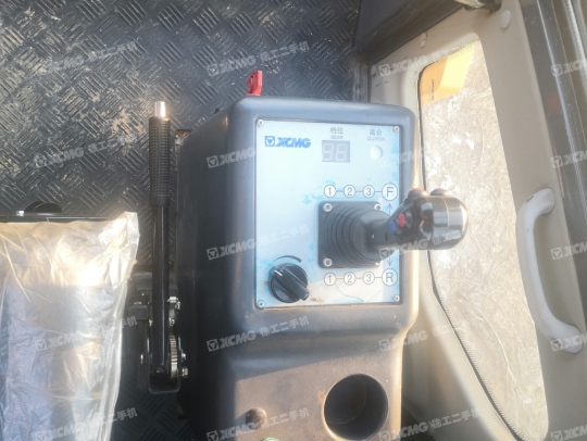 徐工XS263J单钢轮压路机