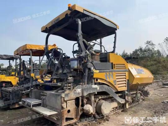 徐工RP953摊铺机