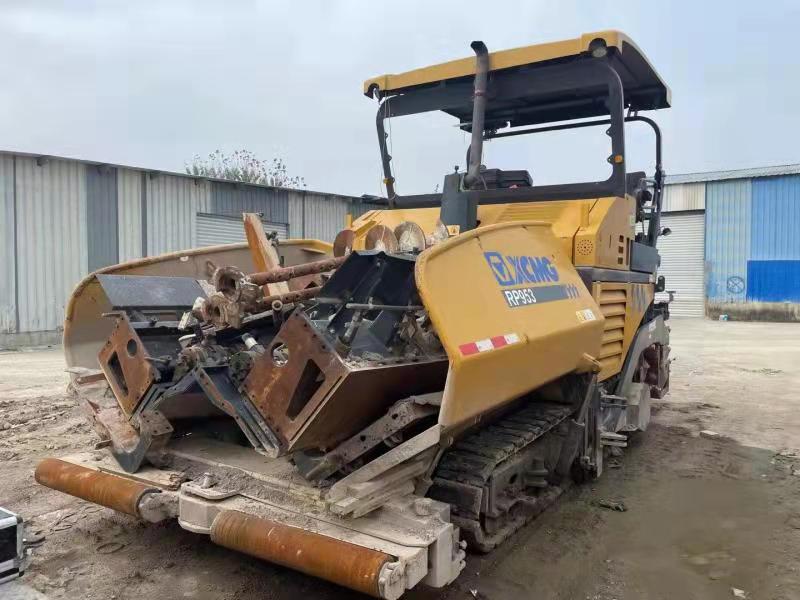 徐工RP953摊铺机