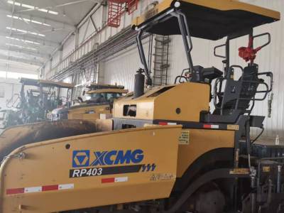 徐工RP403摊铺机