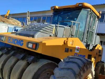 徐工XP303K轮胎压路机(30吨胶轮)