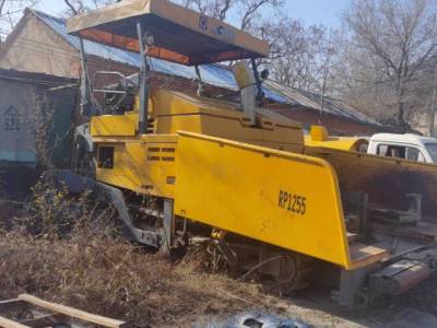 徐工RP1255摊铺机