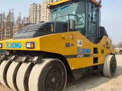 徐工XP303K轮胎压路机(30吨胶轮)