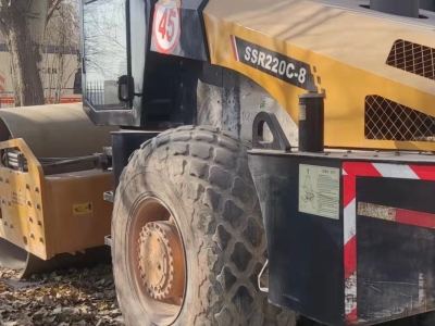 三一重工SSR220AC-8全液压单钢轮压路机