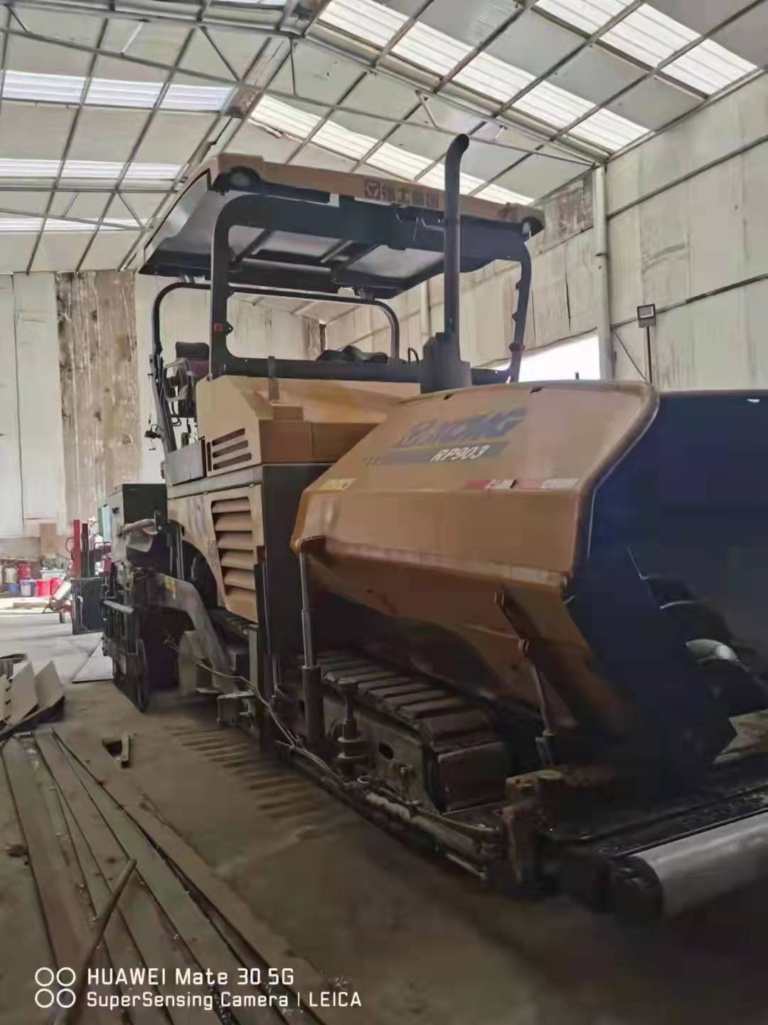 徐工RP903摊铺机