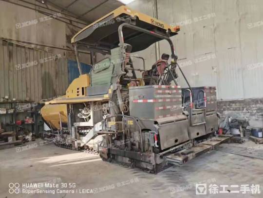 徐工RP903摊铺机