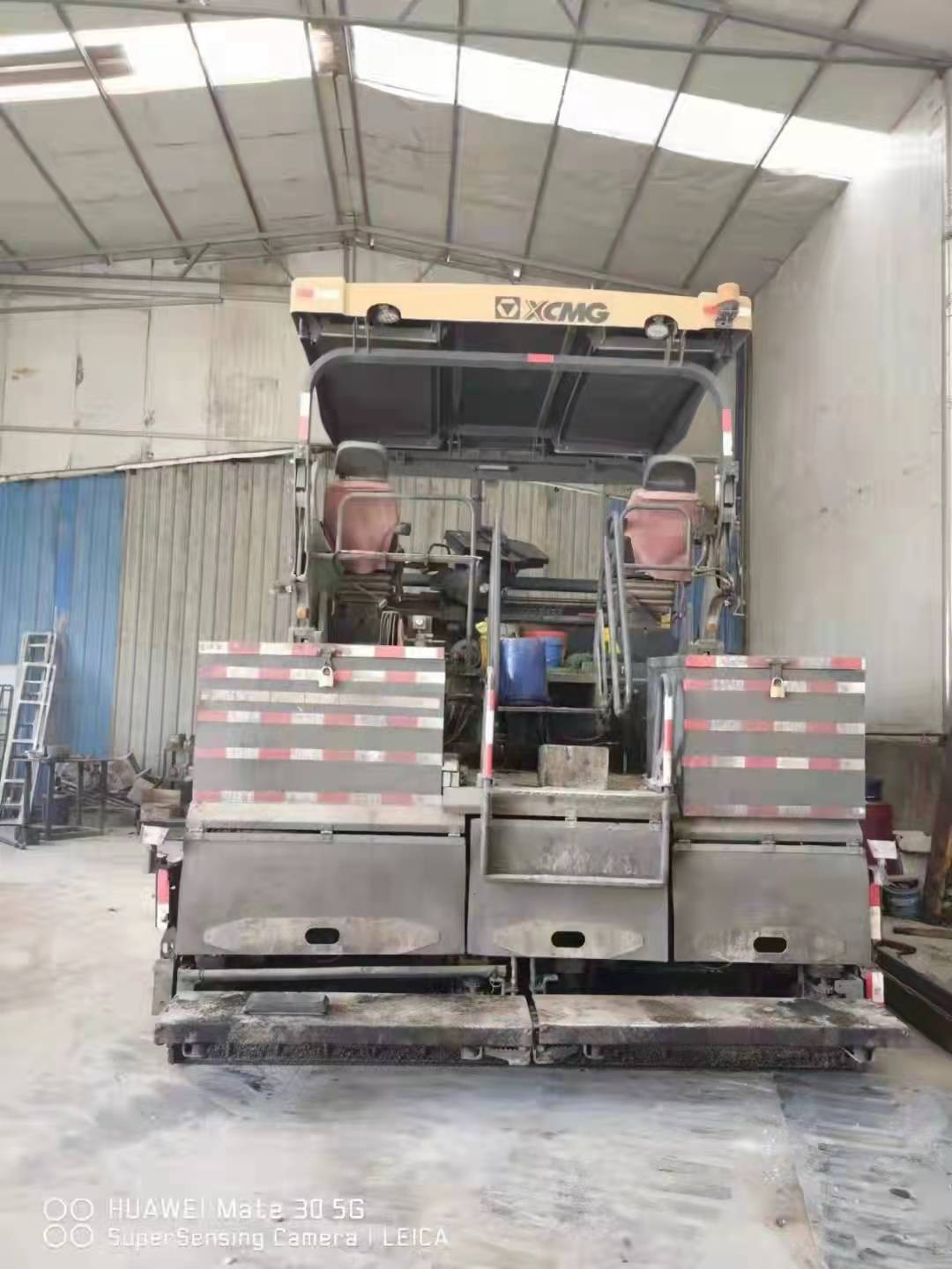 徐工RP903摊铺机